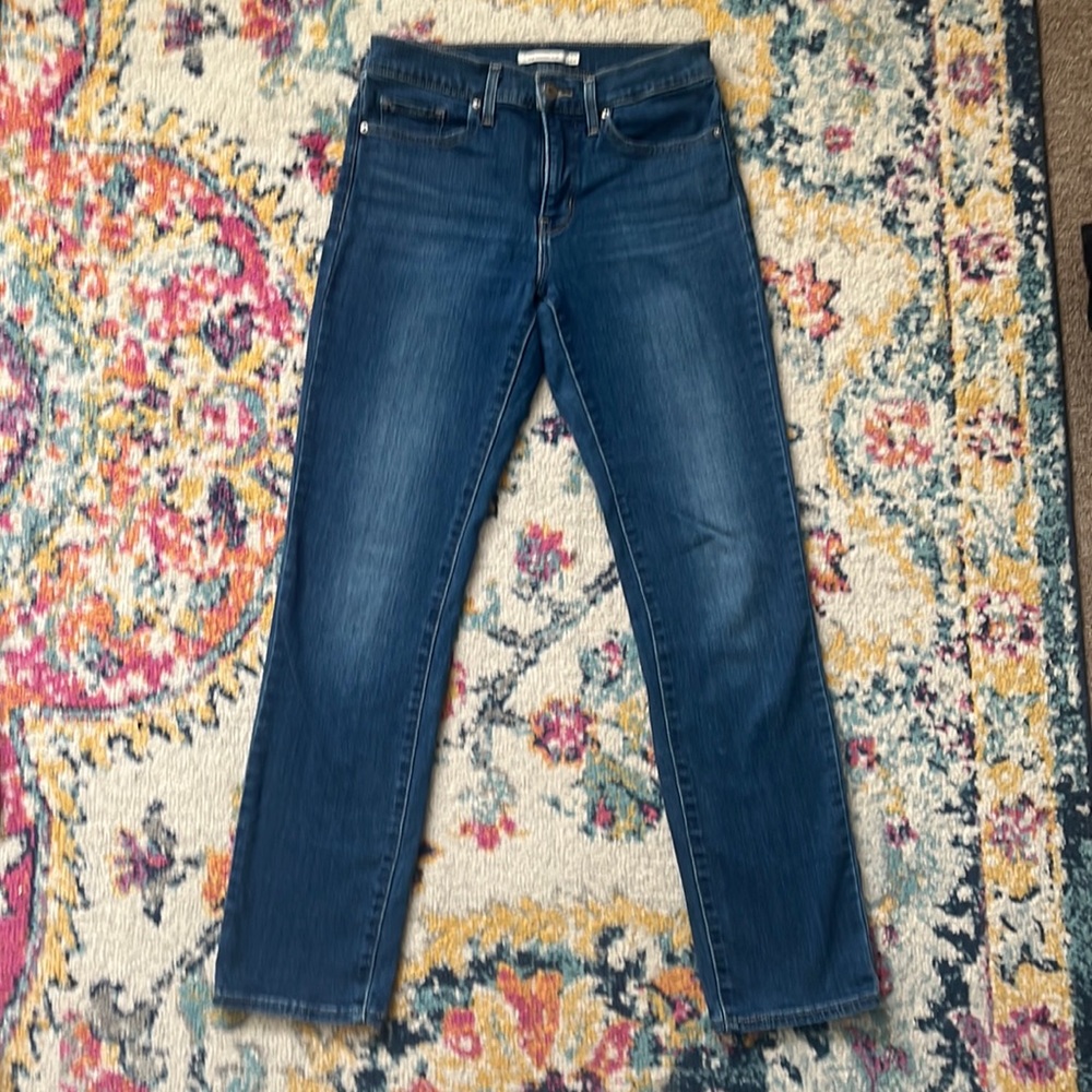 Levi’s 312 Shaping Slim Jeans